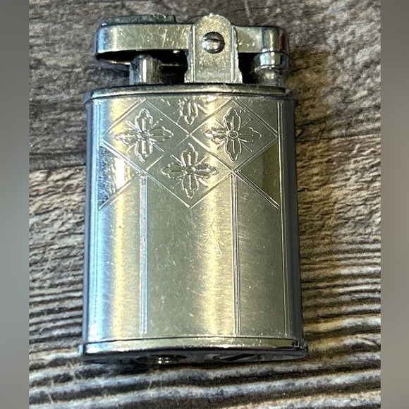 Vintage Ronson Lighter - Picture 2 of 12